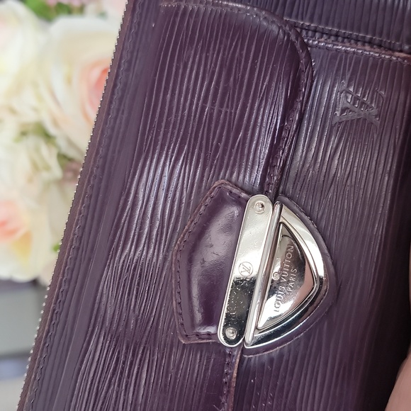 Authentic Louis Vuitton Epi Astrid Wallet - Picture 7 of 14